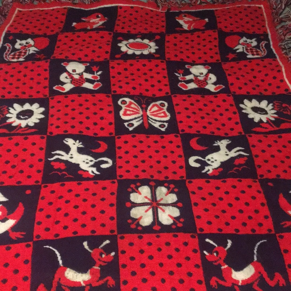 Knitted baby blanket true vintage